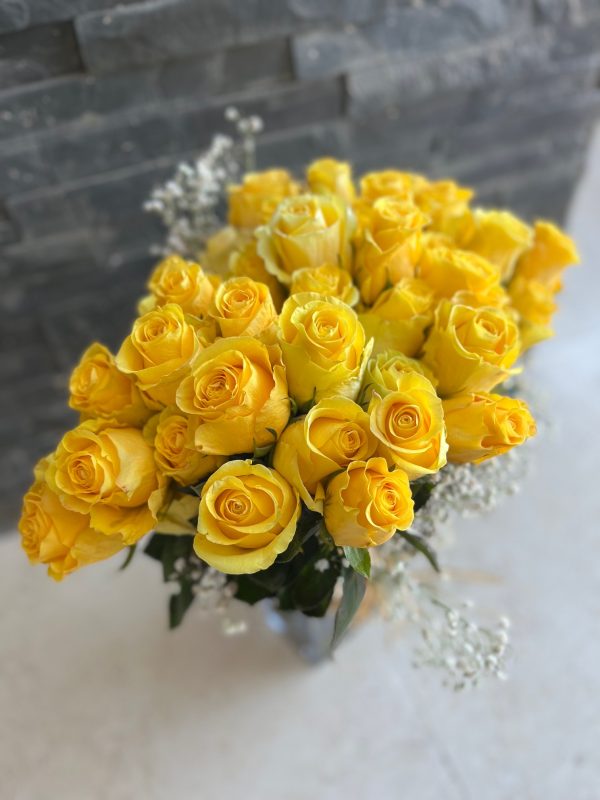 diseño floral de rosas amarillas
